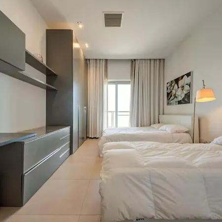 Seafront 3br With Views Of Valletta In Tigne Point * Gzira