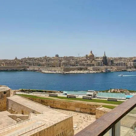 Apartament Seafront 3br With Views Of Valletta In Tigne Point *